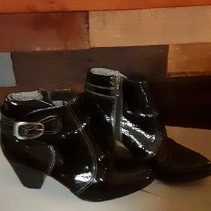Sporto ankle boots size 9